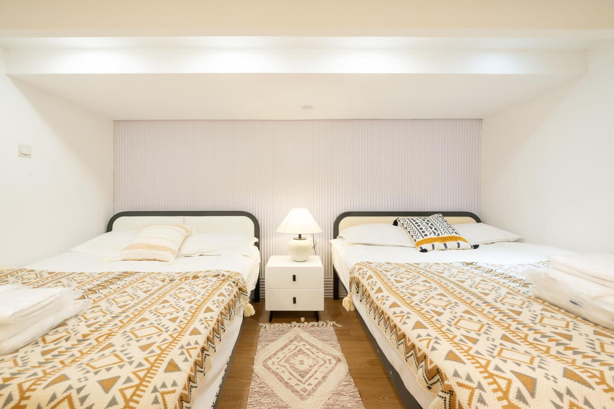 Shanghai Downtown Yi Du B&B - Near South Shaanxi Road Metro Station 600Meters Bagian luar foto