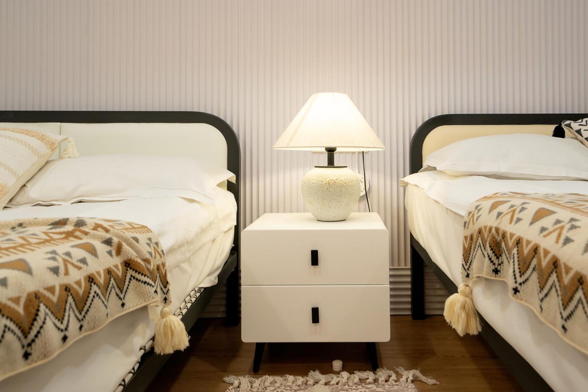 Shanghai Downtown Yi Du B&B - Near South Shaanxi Road Metro Station 600Meters Bagian luar foto