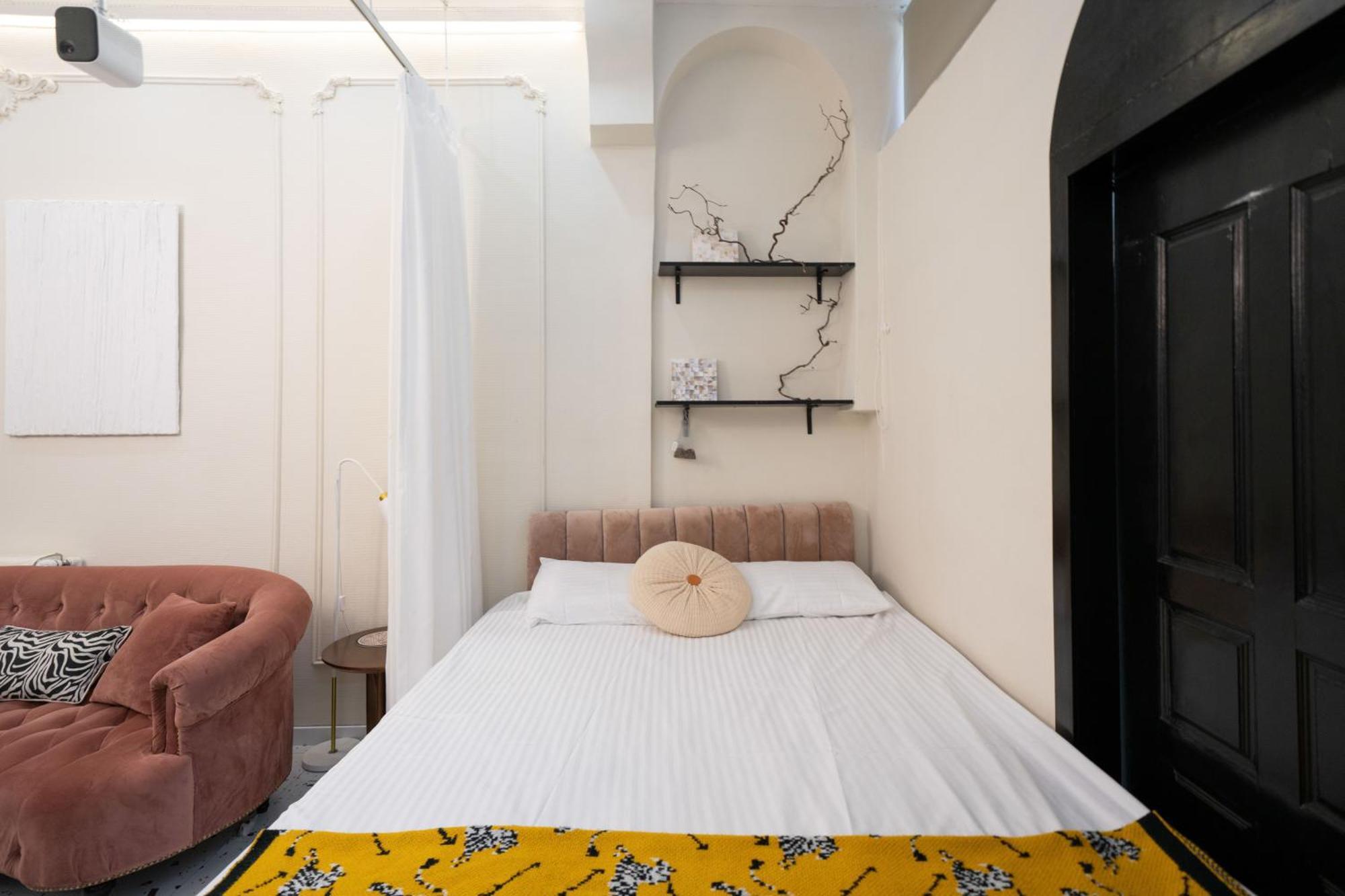 Shanghai Downtown Yi Du B&B - Near South Shaanxi Road Metro Station 600Meters Bagian luar foto